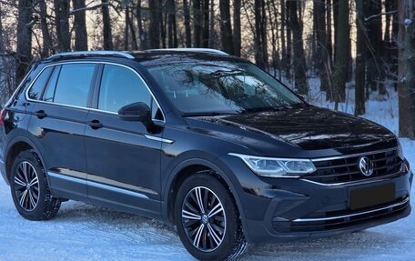 Volkswagen Tiguan II, 2021 год, 2 300 000 рублей, 16 фотография
