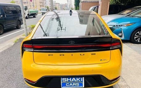 Toyota Prius IV XW50, 2023 год, 3 150 000 рублей, 6 фотография