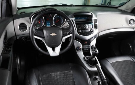 Chevrolet Cruze II, 2009 год, 699 000 рублей, 6 фотография