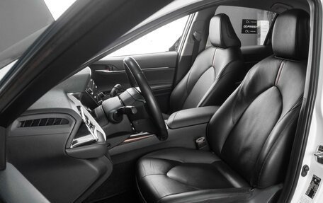 Toyota Camry, 2021 год, 3 049 000 рублей, 15 фотография