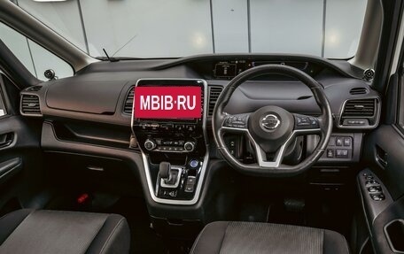 Nissan Serena IV, 2018 год, 2 100 000 рублей, 6 фотография
