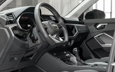 Audi Q3, 2023 год, 2 350 000 рублей, 8 фотография