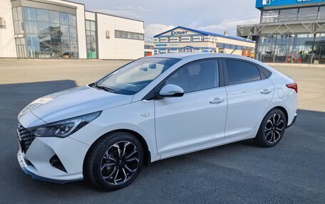 Hyundai Solaris II рестайлинг, 2021 год, 1 380 000 рублей, 11 фотография