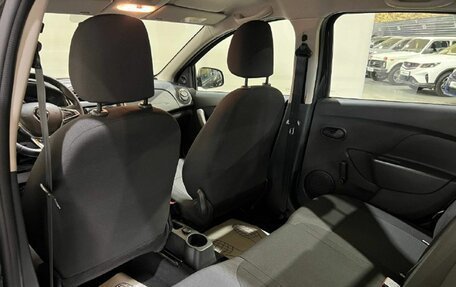 Renault Logan II, 2021 год, 900 000 рублей, 17 фотография