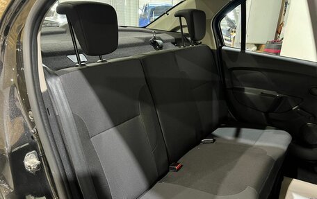 Renault Logan II, 2021 год, 900 000 рублей, 18 фотография