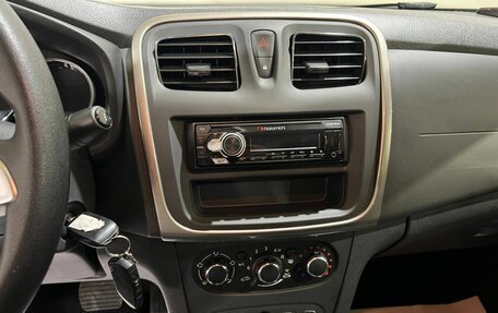 Renault Logan II, 2021 год, 900 000 рублей, 20 фотография