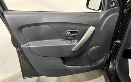Renault Logan II, 2021 год, 900 000 рублей, 26 фотография