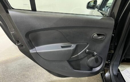 Renault Logan II, 2021 год, 900 000 рублей, 28 фотография