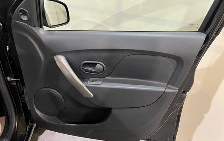 Renault Logan II, 2021 год, 900 000 рублей, 27 фотография