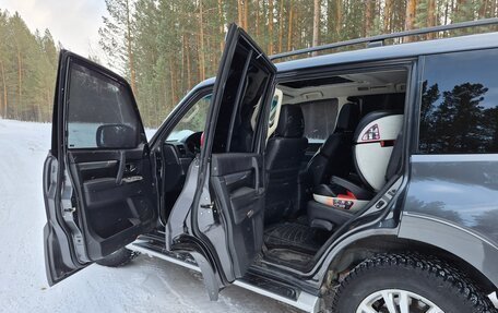 Mitsubishi Pajero IV, 2015 год, 2 850 000 рублей, 10 фотография