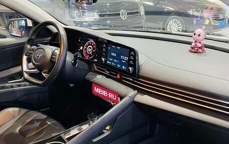 Hyundai Elantra, 2022 год, 1 395 000 рублей, 11 фотография