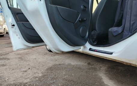 Renault Logan II, 2016 год, 500 000 рублей, 9 фотография