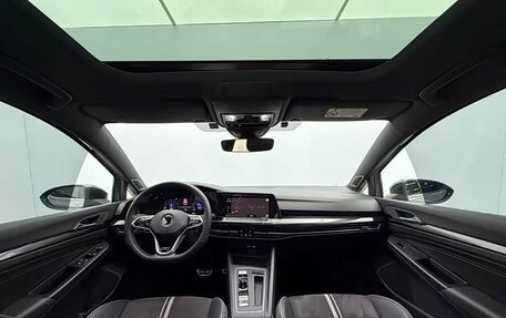 Volkswagen Golf VIII, 2023 год, 1 810 600 рублей, 8 фотография