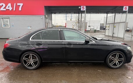 Mercedes-Benz E-Класс, 2016 год, 2 500 000 рублей, 3 фотография