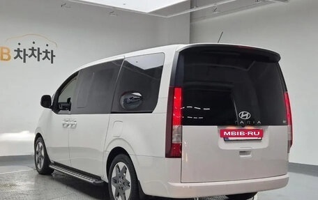 Hyundai Staria, 2025 год, 5 830 000 рублей, 3 фотография