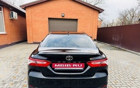 Toyota Camry, 2020 год, 2 500 000 рублей, 11 фотография