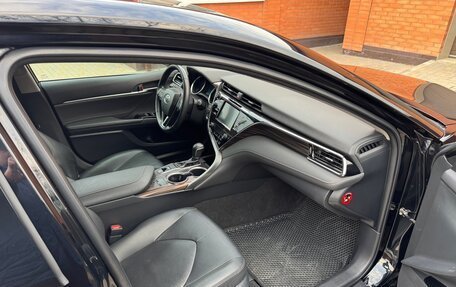 Toyota Camry, 2020 год, 2 500 000 рублей, 13 фотография