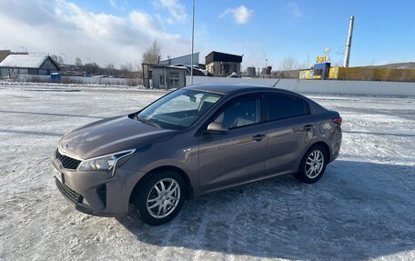 KIA Rio IV, 2021 год, 1 380 000 рублей, 5 фотография