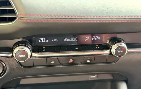 Mazda 3, 2023 год, 1 892 000 рублей, 18 фотография