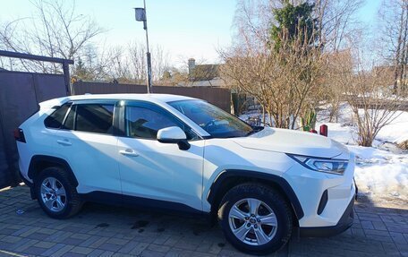 Toyota RAV4, 2020 год, 2 750 000 рублей, 4 фотография