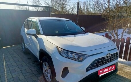 Toyota RAV4, 2020 год, 2 750 000 рублей, 2 фотография