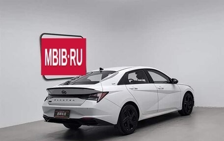 Hyundai Elantra, 2022 год, 1 300 000 рублей, 2 фотография