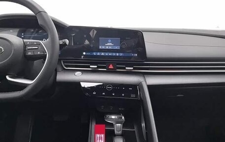 Hyundai Elantra, 2022 год, 1 300 000 рублей, 12 фотография