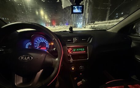 KIA Rio III рестайлинг, 2013 год, 800 000 рублей, 3 фотография