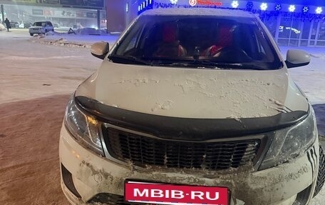 KIA Rio III рестайлинг, 2013 год, 800 000 рублей, 2 фотография