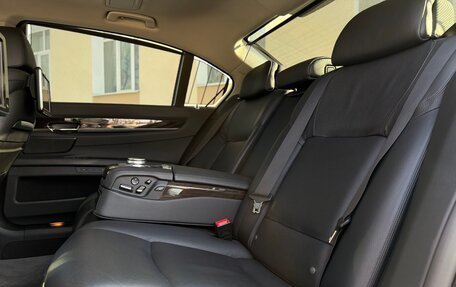 BMW 7 серия, 2015 год, 2 450 000 рублей, 9 фотография