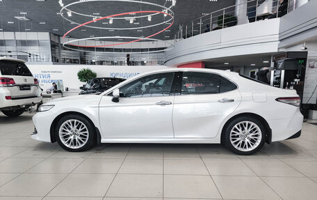 Toyota Camry, 2021 год, 3 050 000 рублей, 8 фотография