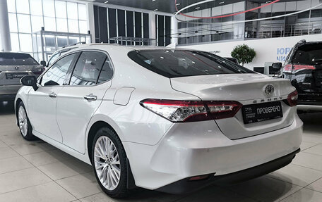 Toyota Camry, 2021 год, 3 050 000 рублей, 7 фотография