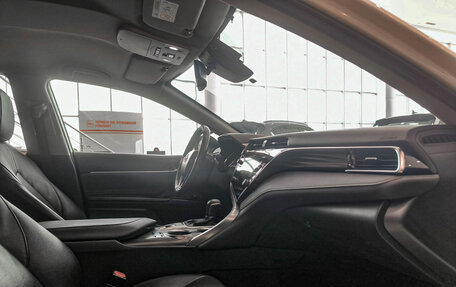 Toyota Camry, 2021 год, 3 050 000 рублей, 11 фотография