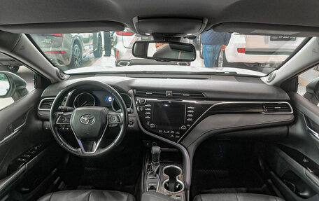 Toyota Camry, 2021 год, 3 050 000 рублей, 14 фотография