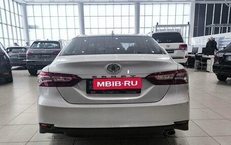 Toyota Camry, 2021 год, 3 050 000 рублей, 6 фотография