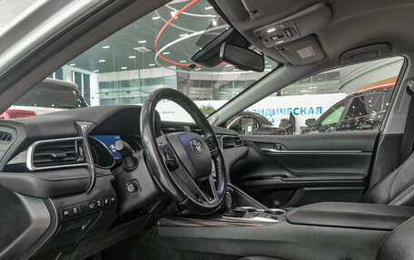 Toyota Camry, 2021 год, 3 050 000 рублей, 16 фотография