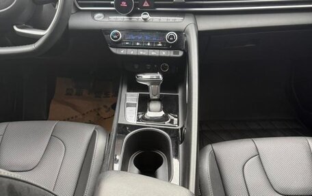 Hyundai Elantra, 2023 год, 1 590 000 рублей, 10 фотография