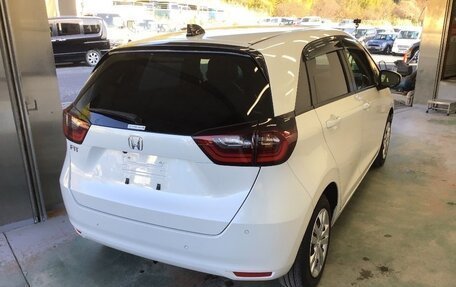 Honda Fit, 2022 год, 1 130 000 рублей, 3 фотография