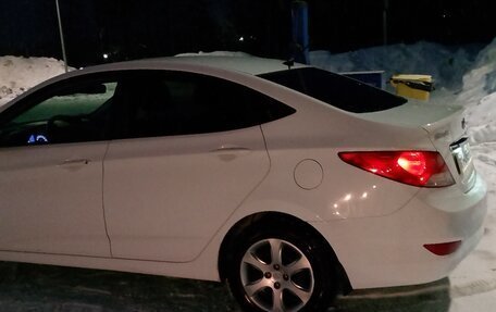 Hyundai Solaris II рестайлинг, 2011 год, 750 000 рублей, 8 фотография