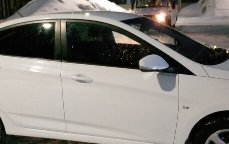 Hyundai Solaris II рестайлинг, 2011 год, 750 000 рублей, 9 фотография