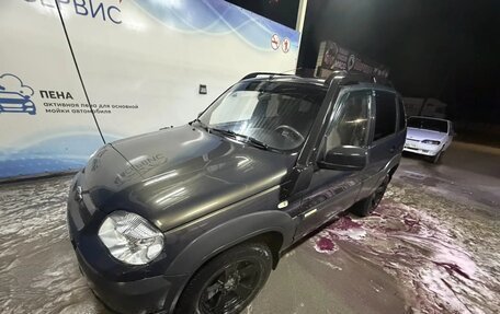 Chevrolet Niva I рестайлинг, 2015 год, 820 000 рублей, 2 фотография