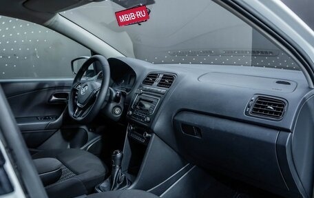 Volkswagen Polo VI (EU Market), 2017 год, 920 000 рублей, 13 фотография