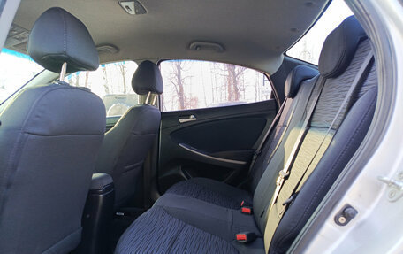 Hyundai Solaris II рестайлинг, 2014 год, 800 000 рублей, 15 фотография