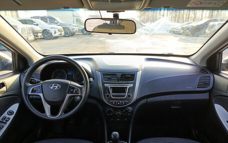 Hyundai Solaris II рестайлинг, 2014 год, 800 000 рублей, 17 фотография