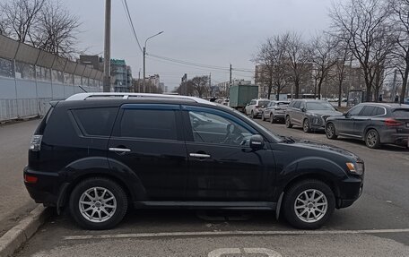 Mitsubishi Outlander III рестайлинг 3, 2010 год, 905 000 рублей, 7 фотография