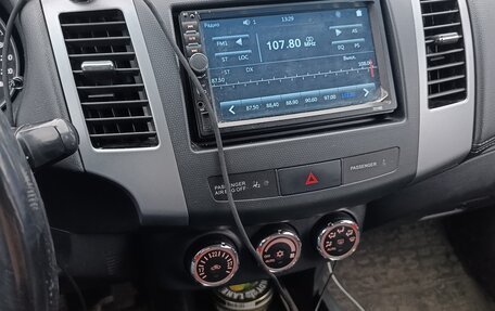 Mitsubishi Outlander III рестайлинг 3, 2010 год, 905 000 рублей, 17 фотография