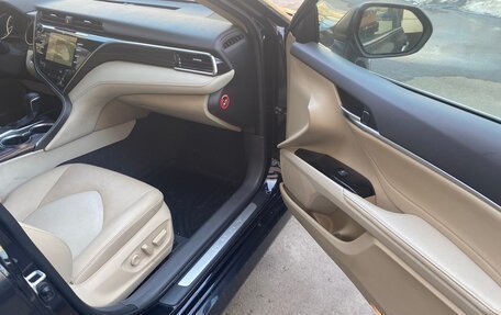 Toyota Camry, 2020 год, 1 990 000 рублей, 7 фотография