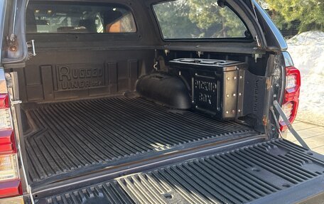 Toyota Hilux VIII, 2020 год, 5 100 000 рублей, 6 фотография