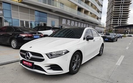 Mercedes-Benz A-Класс, 2021 год, 1 999 000 рублей, 1 фотография