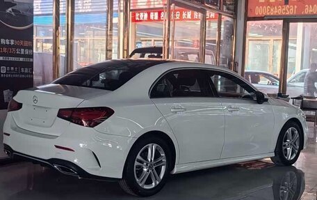 Mercedes-Benz A-Класс, 2023 год, 1 715 000 рублей, 5 фотография